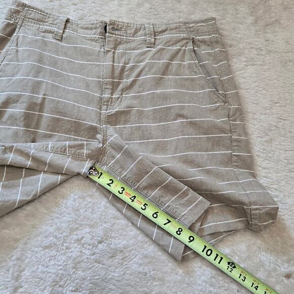 American Eagle Tan and White Striped Cotton Longboard Shorts, Size 32 - Picture 6 of 7
